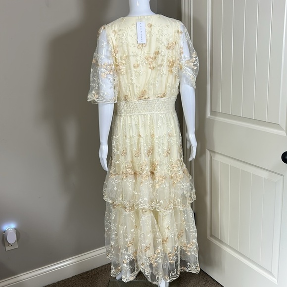 Baltic Born Eleanor Embroidered Midi Dress Cream Floral Vneck Lined Sz 1XL NEW - Picture 10 of 16